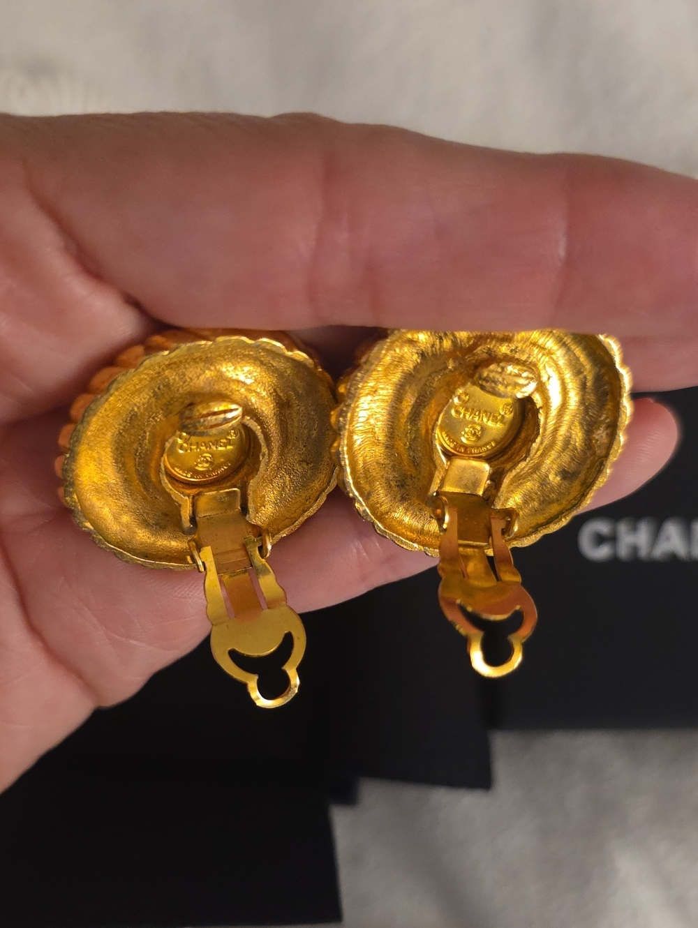 Chanel Vintage Clip On Earrings - Picture 6 of 12